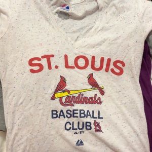 Majestic medium STL Cardinal T-shirt V-Neck
